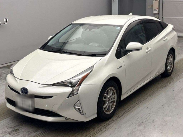 TOYOTA PRIUS — фото