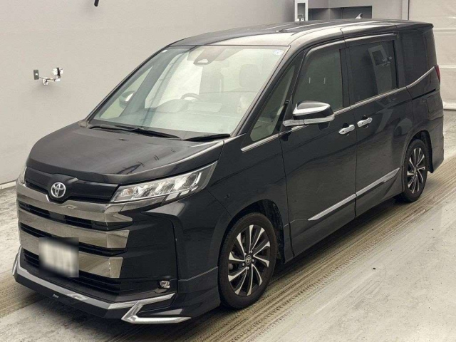 TOYOTA NOAH — фото