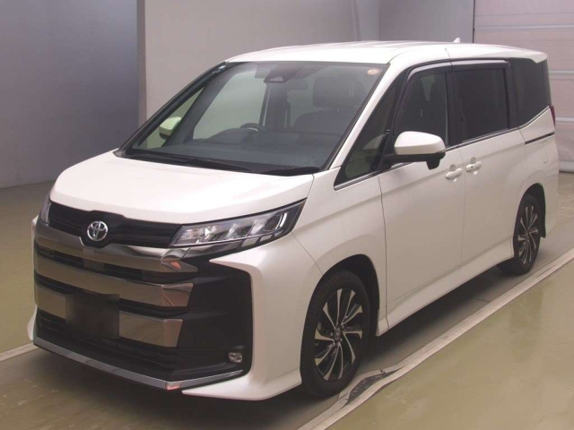 TOYOTA NOAH — фото