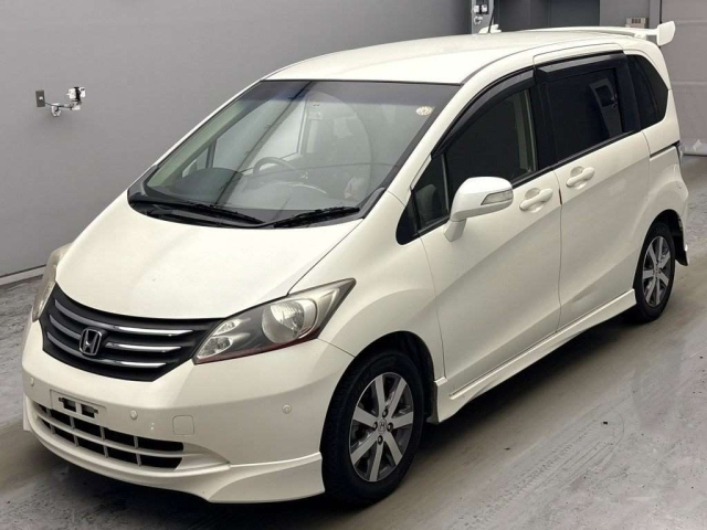 HONDA FREED — фото