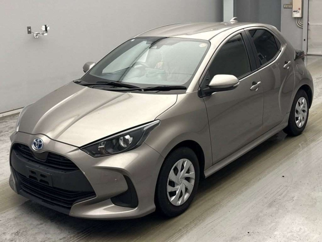 TOYOTA YARIS — фото