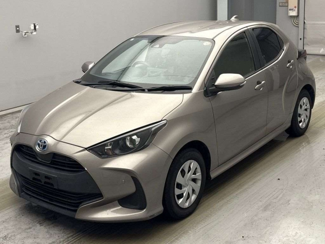 TOYOTA YARIS — фото