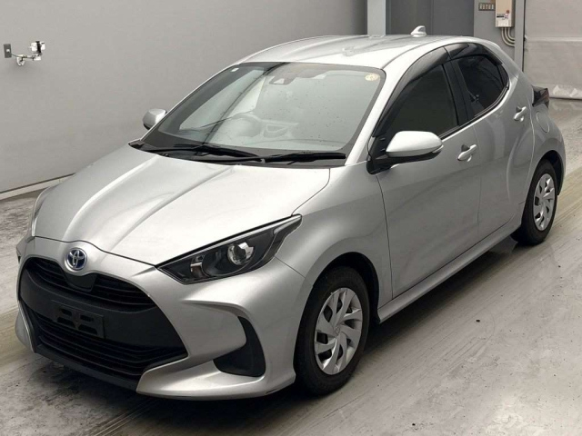 TOYOTA YARIS — фото