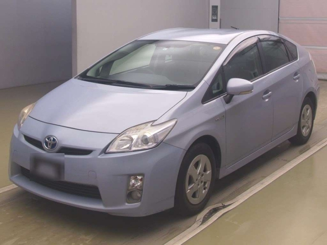 TOYOTA PRIUS — фото