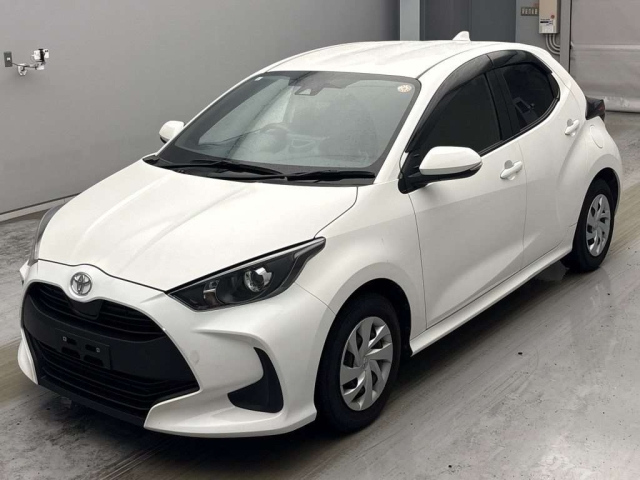 TOYOTA YARIS — фото