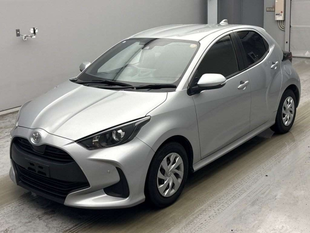 TOYOTA YARIS — фото