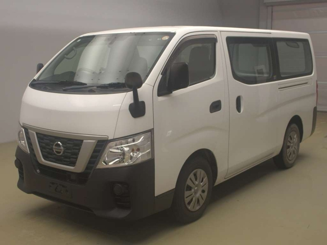 NISSAN CARAVAN — фото