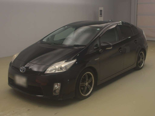 TOYOTA PRIUS — фото