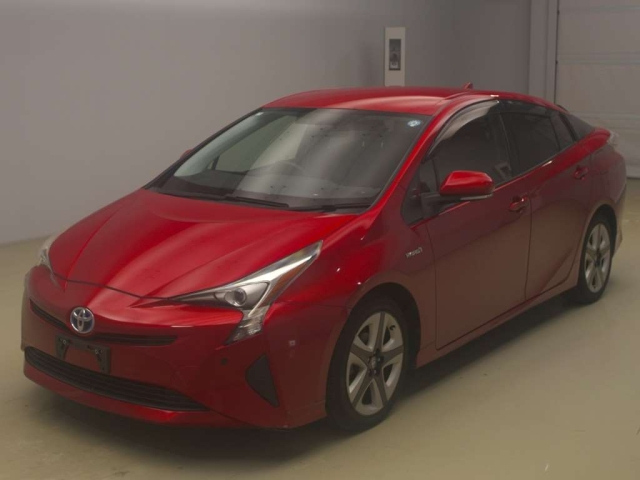 TOYOTA PRIUS — фото
