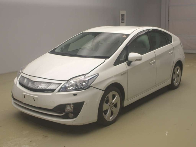 TOYOTA PRIUS — фото