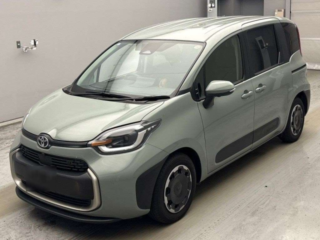 TOYOTA SIENTA — фото
