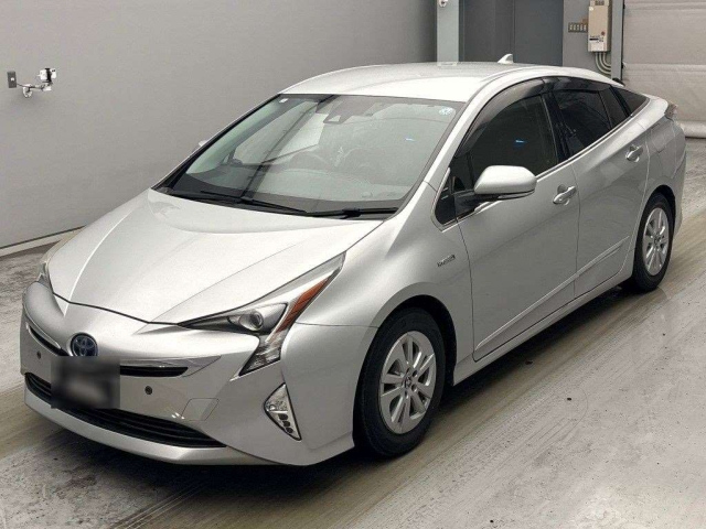 TOYOTA PRIUS — фото