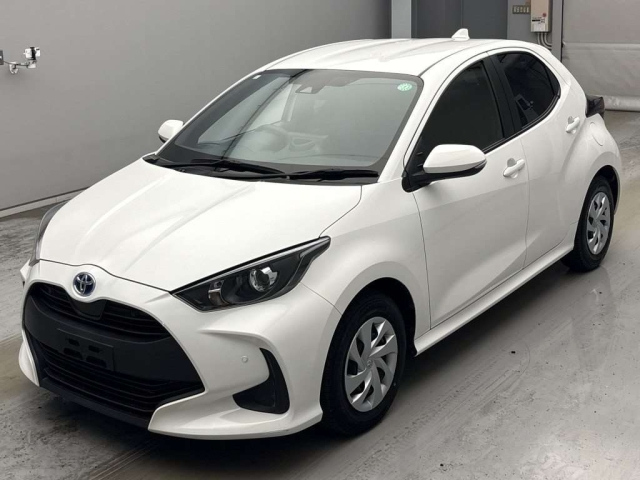 TOYOTA YARIS — фото
