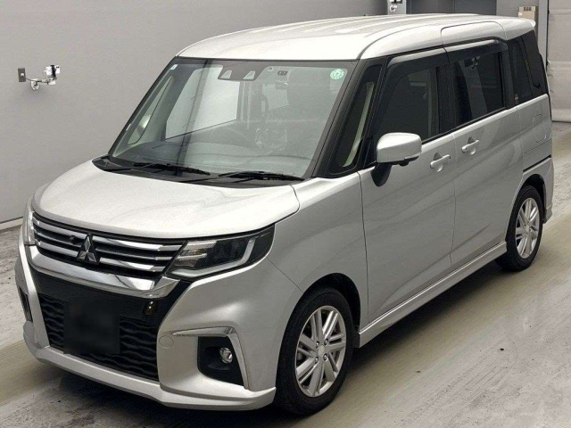 MITSUBISHI DELICA D2