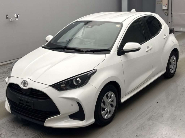 TOYOTA YARIS — фото