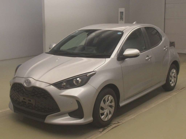 TOYOTA YARIS — фото