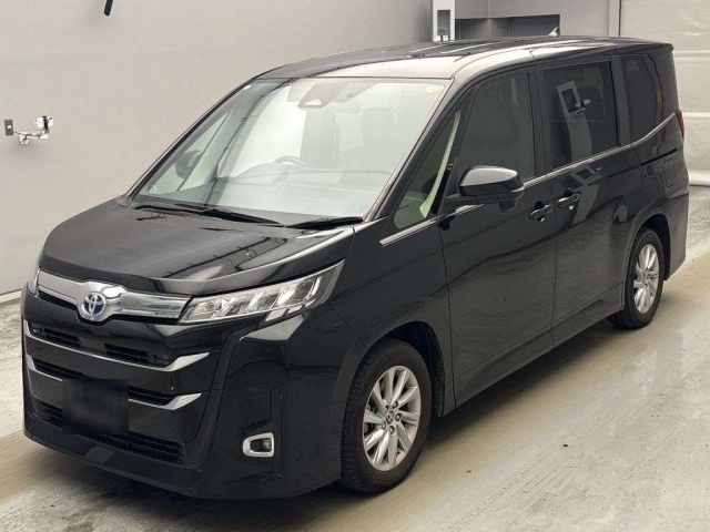 TOYOTA NOAH — фото