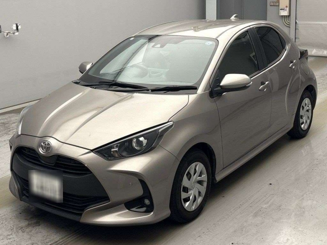TOYOTA YARIS — фото