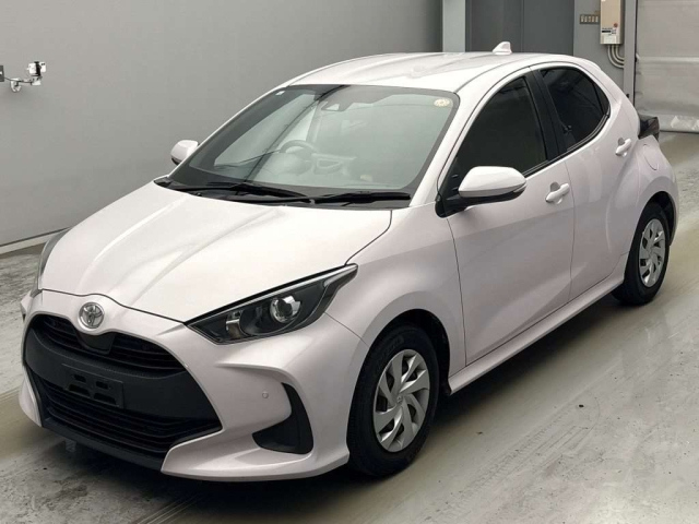 TOYOTA YARIS — фото