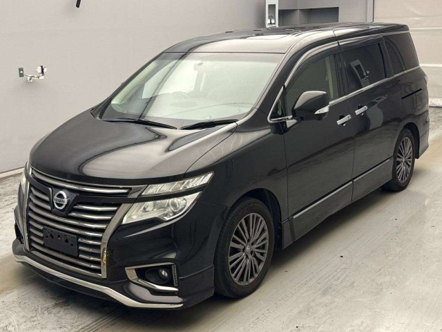 NISSAN ELGRAND — фото