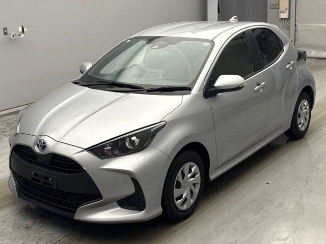 TOYOTA YARIS — фото