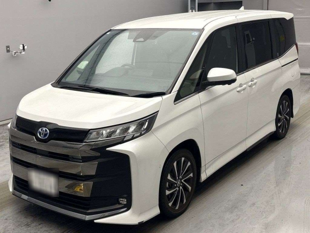 TOYOTA NOAH
