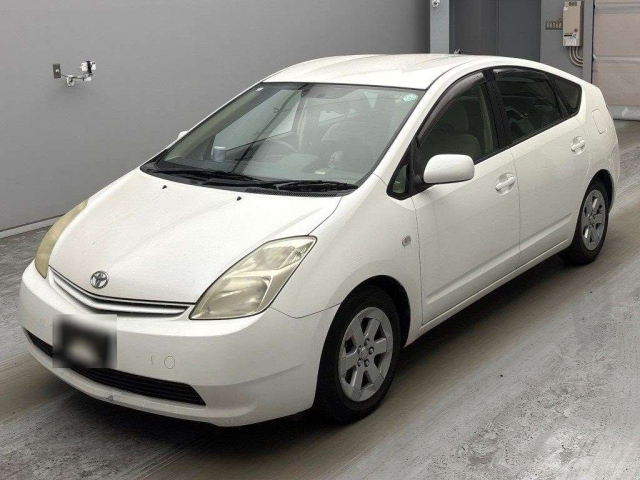 TOYOTA PRIUS — фото