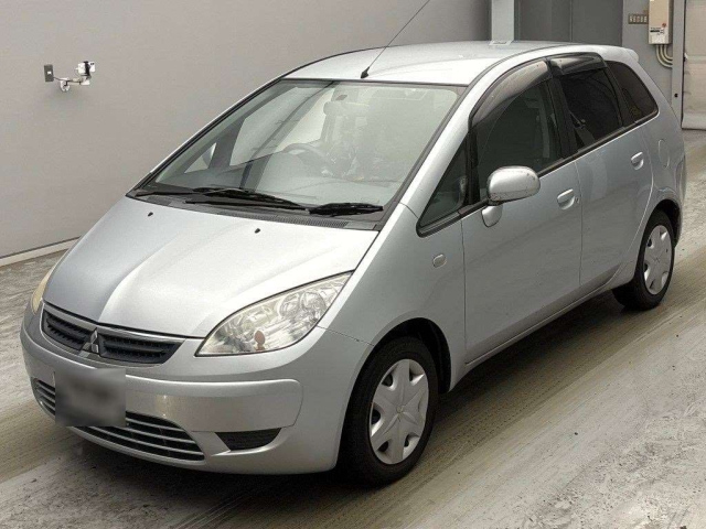MITSUBISHI COLT — фото