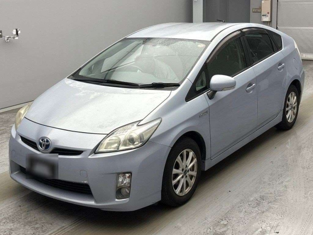 TOYOTA PRIUS — фото