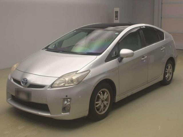 TOYOTA PRIUS — фото