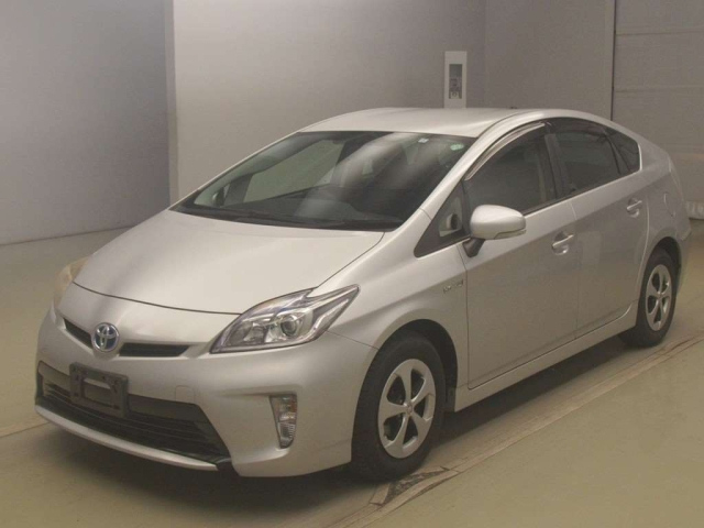 TOYOTA PRIUS — фото