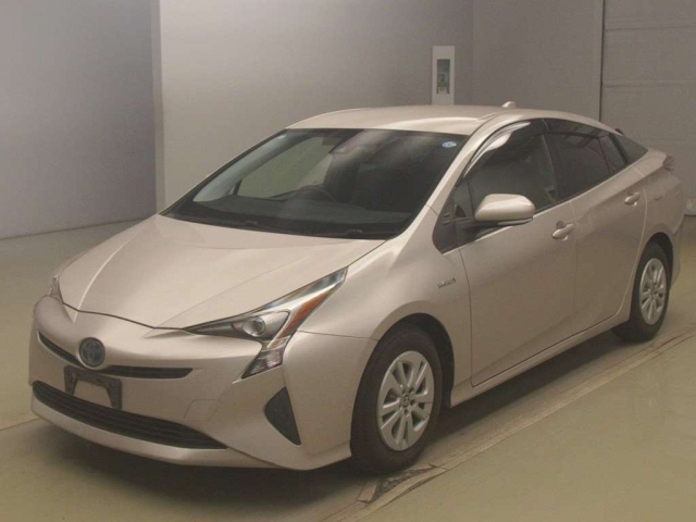TOYOTA PRIUS — фото
