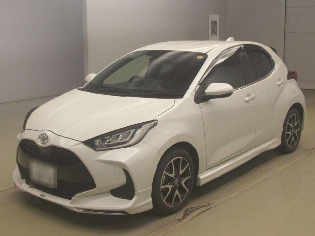 TOYOTA YARIS — фото