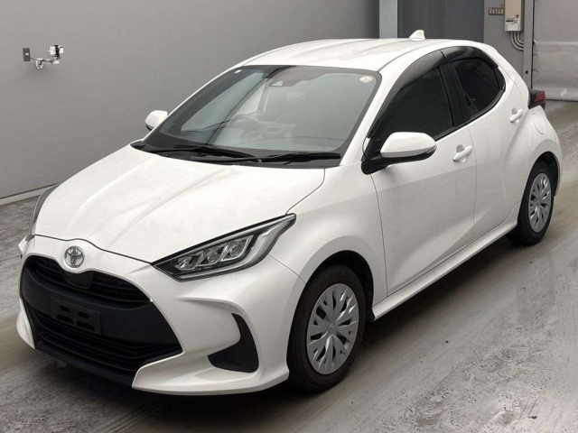 TOYOTA YARIS — фото