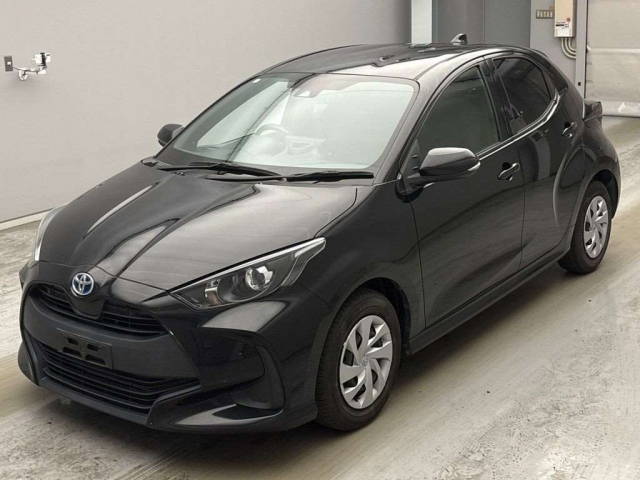 TOYOTA YARIS — фото