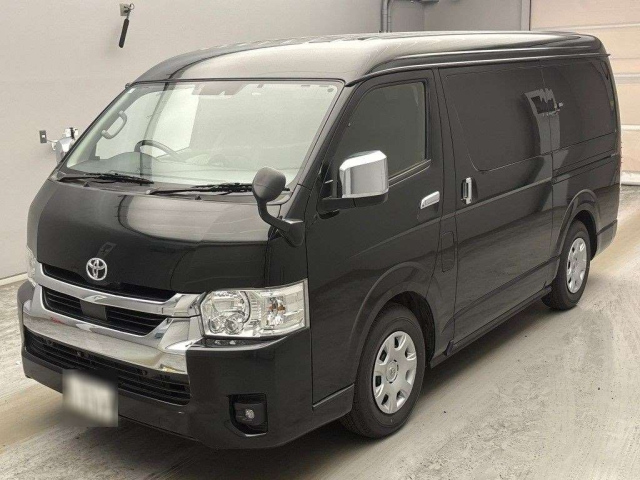 TOYOTA HIACE — фото