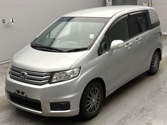 HONDA FREED SPIKE