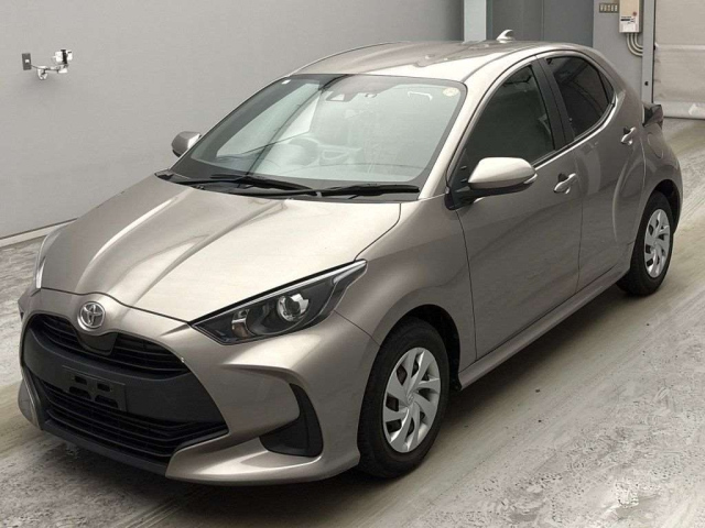 TOYOTA YARIS — фото