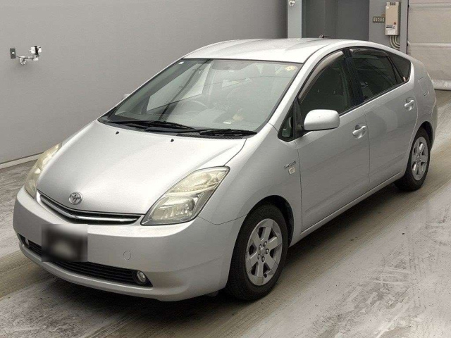 TOYOTA PRIUS — фото