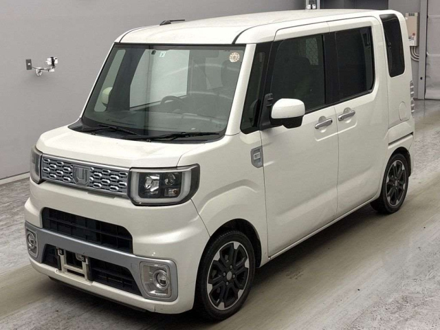 DAIHATSU WAKE — фото
