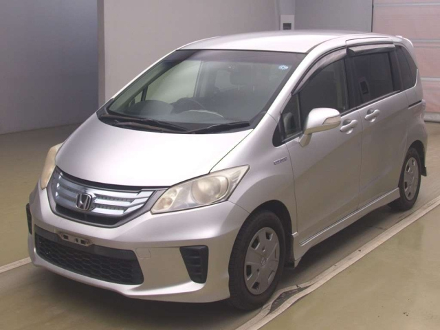 HONDA FREED — фото