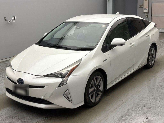 TOYOTA PRIUS — фото