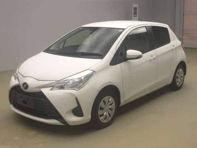 TOYOTA VITZ — фото