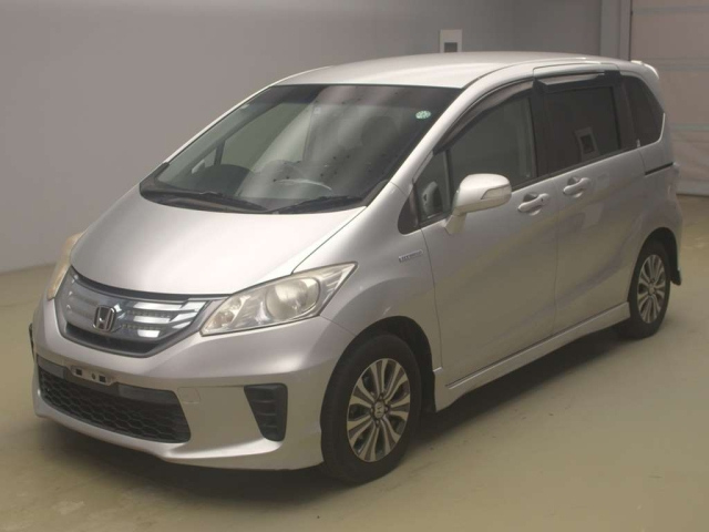 HONDA FREED — фото