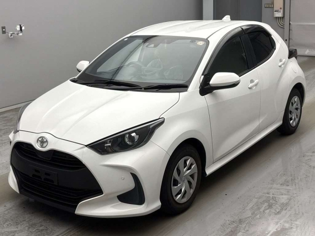 TOYOTA YARIS — фото