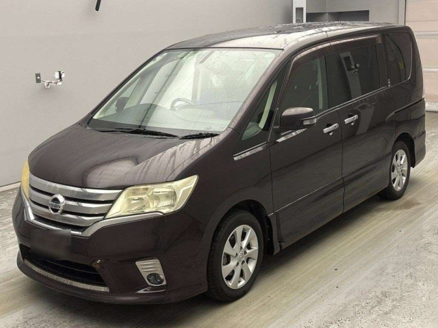 NISSAN SERENA — фото