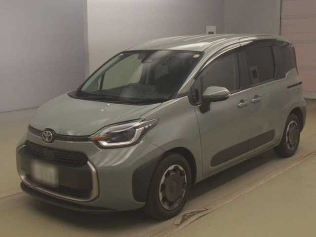 TOYOTA SIENTA — фото