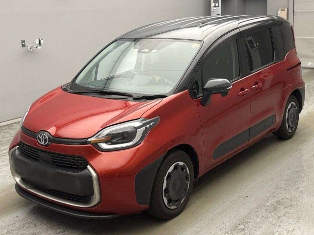 TOYOTA SIENTA — фото