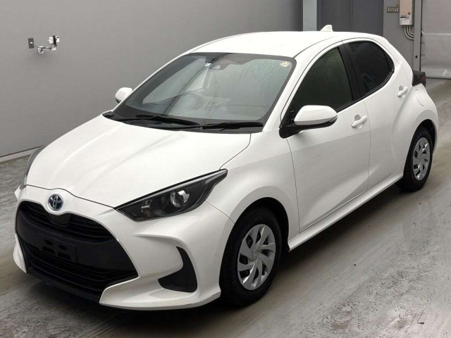 TOYOTA YARIS — фото