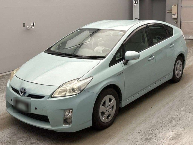 TOYOTA PRIUS — фото